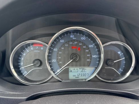 Used 2014 Toyota Corolla L image 19