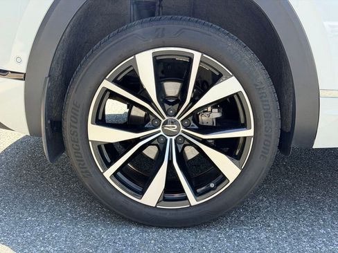 Used 2024 Volkswagen Atlas Cross Sport SEL Premium R-Line AWD/4WD image 24