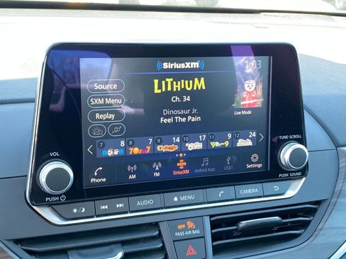 Used 2025 Nissan Altima 2.5 SV image 20