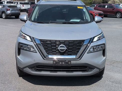 Used 2023 Nissan Rogue SV w/ SV Premium Package image 2