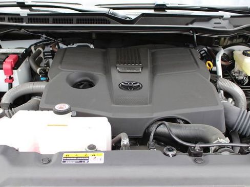 Certified 2025 Toyota Tundra SR5 AWD/4WD image 38