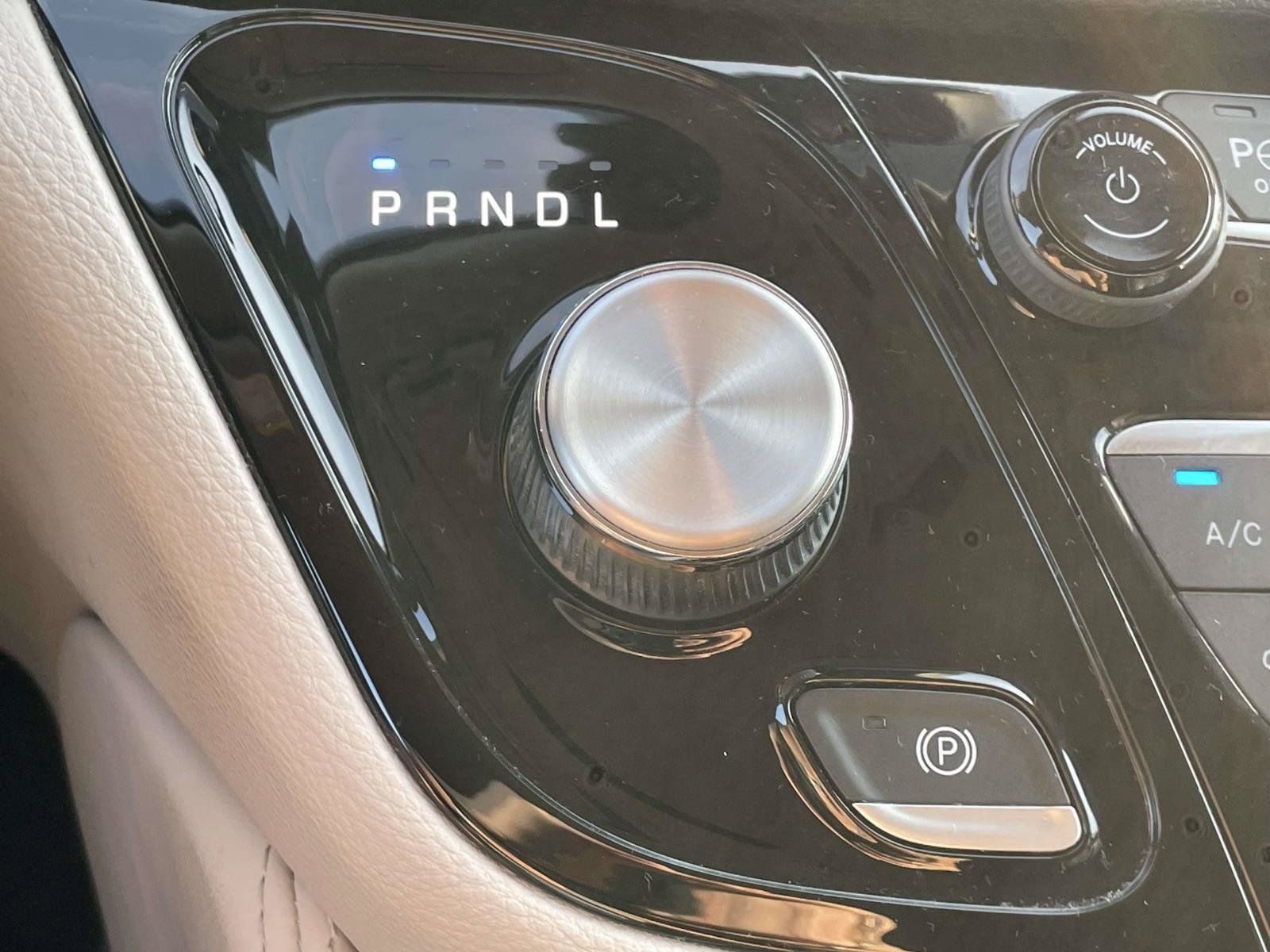 Certified 2022 Chrysler Pacifica Limited AWD/4WD image 24