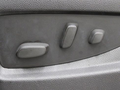 Used 2015 Chevrolet Tahoe LT image 23