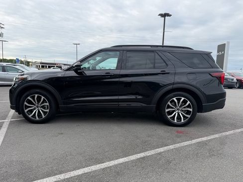 Used 2025 Ford Explorer ST-Line w/ Premium Package RWD image 4