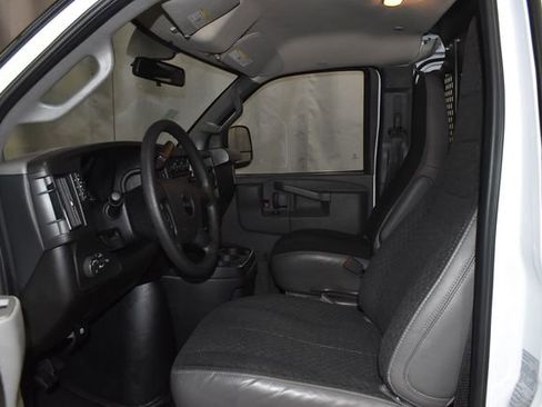 Used 2024 GMC Savana 2500 w/ Driver Convenience Package image 14