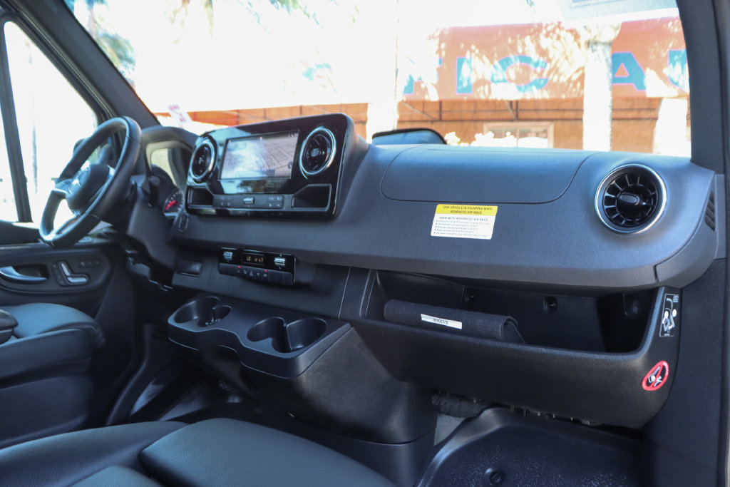 Used 2025 Mercedes-Benz Sprinter 2500 image 38