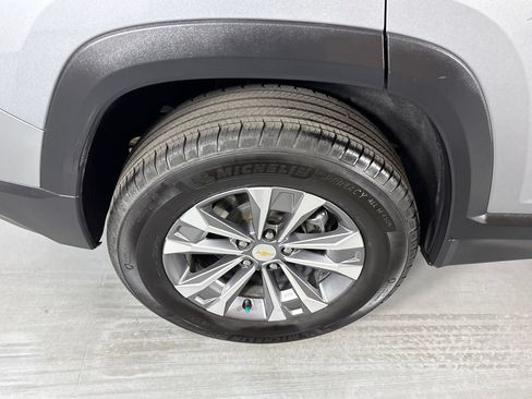 Used 2025 Chevrolet Equinox LT AWD/4WD image 10