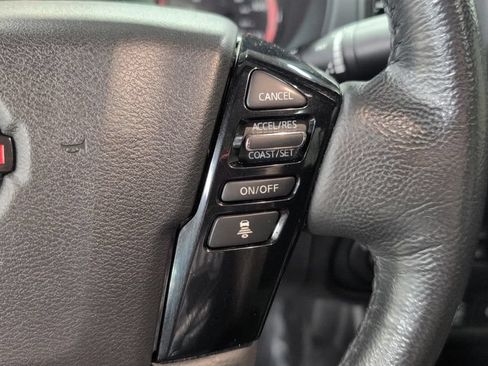 Used 2022 Nissan Frontier PRO-4X AWD/4WD image 11
