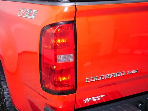 Used 2018 Chevrolet Colorado Z71 AWD/4WD image 17