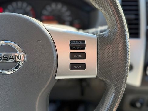 Used 2017 Nissan Frontier SV image 9