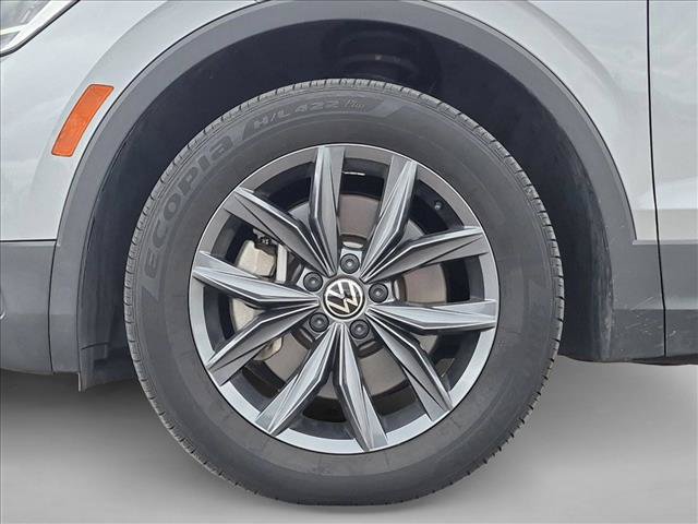 Used 2022 Volkswagen Tiguan SE FWD image 19