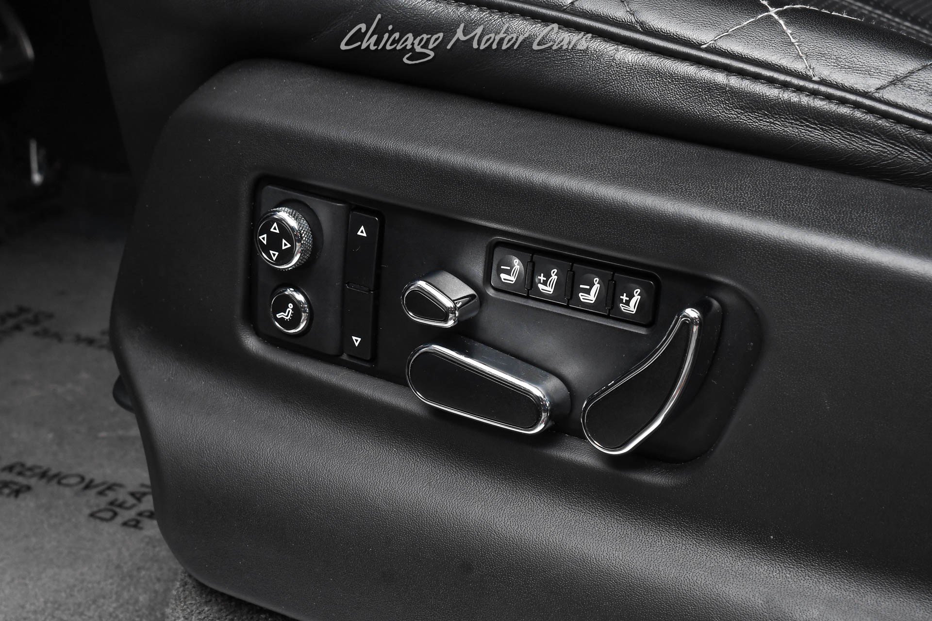 Used 2017 Bentley Bentayga AWD/4WD image 25