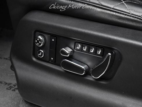 Used 2017 Bentley Bentayga AWD/4WD image 25