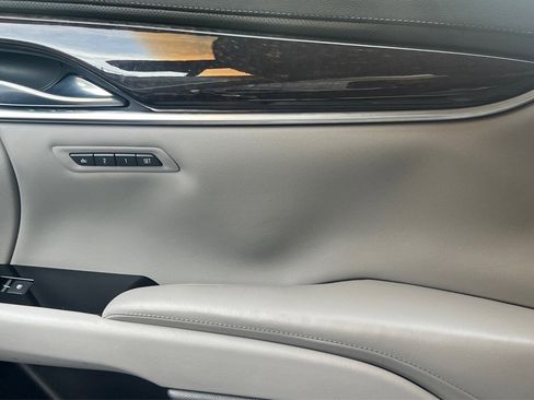 Used 2014 Cadillac XTS Premium FWD image 19