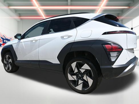 Used 2024 Hyundai Kona Limited AWD/4WD image 2