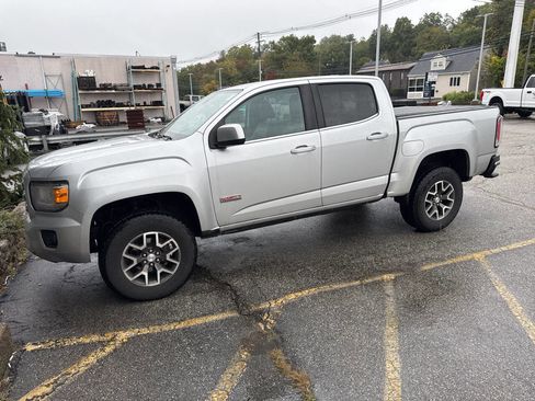 Used 2017 GMC Canyon SLE w/ All Terrain Package image 19