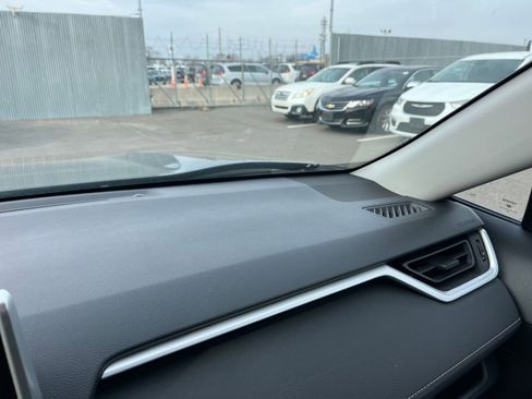 Used 2025 Toyota RAV4 XLE image 35