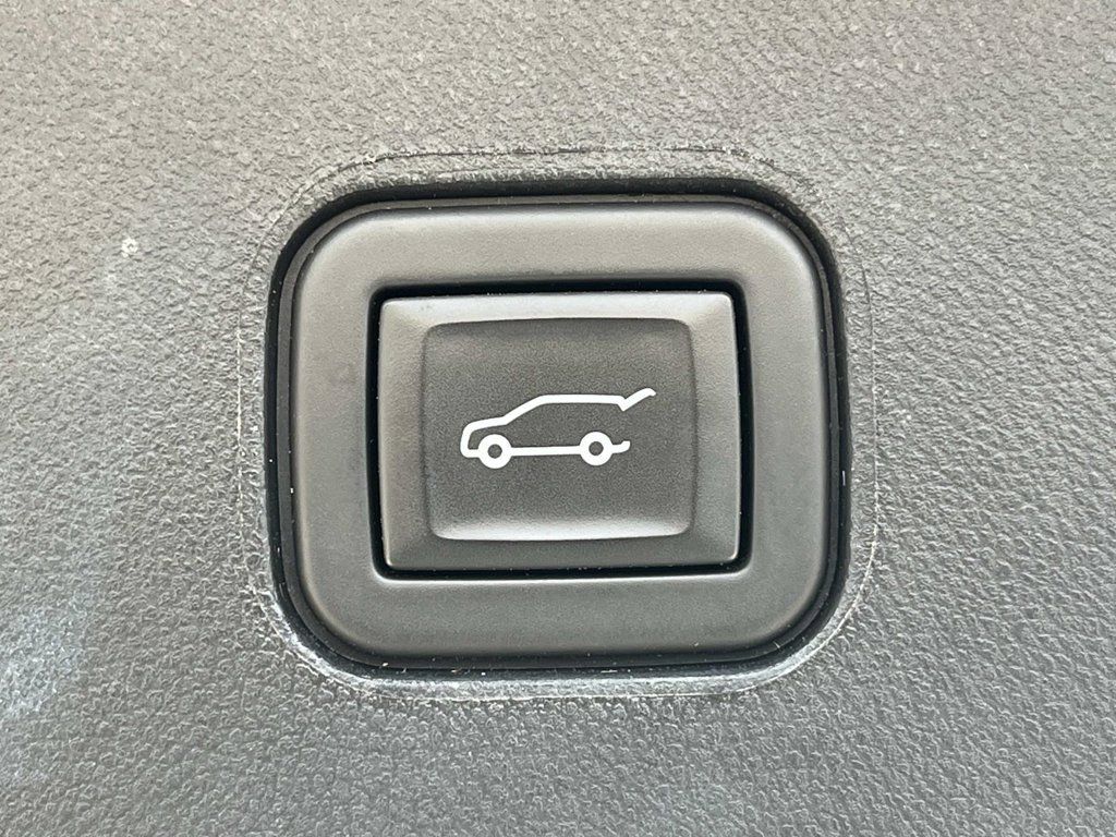 Certified 2024 Cadillac Lyriq Sport RWD image 24