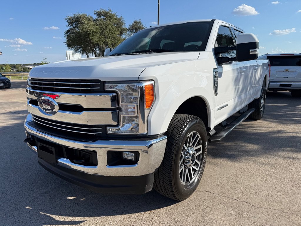 Used 2017 Ford F250 Lariat w/ Lariat Value Package AWD/4WD image 3