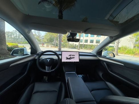 Used 2023 Tesla Model Y Long Range AWD/4WD image 30