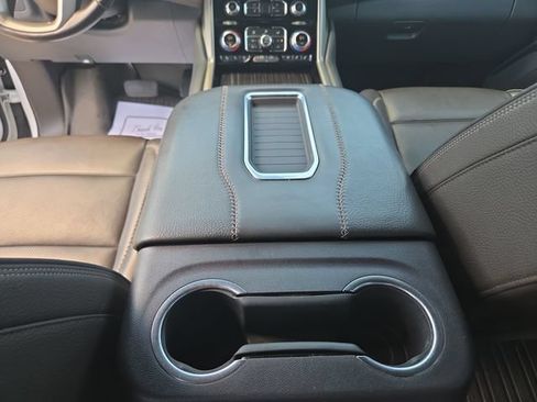 Used 2021 GMC Yukon XL Denali AWD/4WD image 35