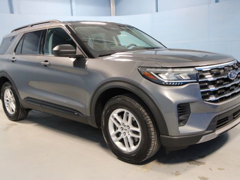 New 2026 Ford Explorer Active AWD/4WD image 1