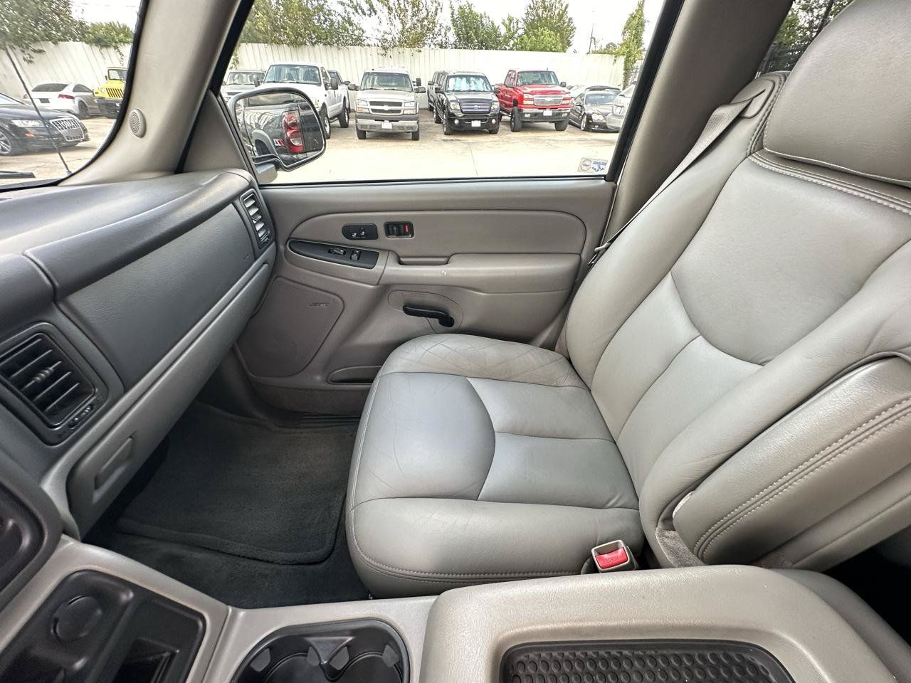 Used 2004 Chevrolet Tahoe LT w/ LT Preferred Equipment Group AWD/4WD image 94
