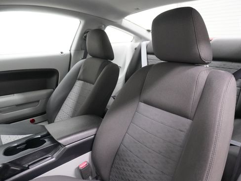 Used 2005 Ford Mustang GT image 11