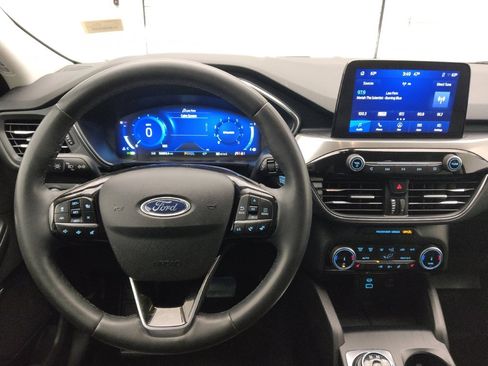 Used 2022 Ford Escape Titanium image 22