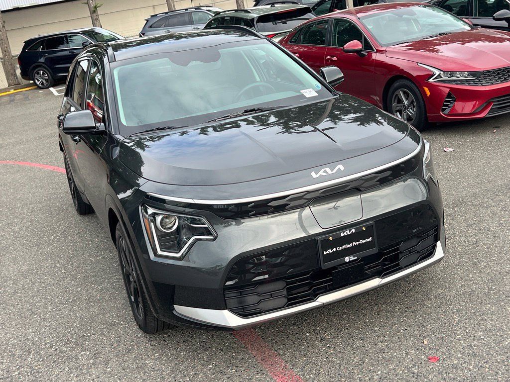 Certified 2023 Kia Niro Wind w/ Wind Preserve Package FWD image 3
