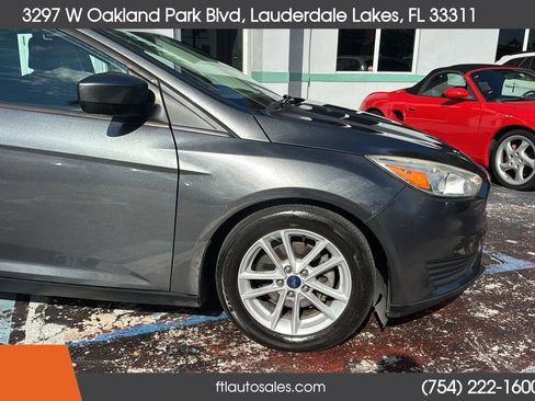 Used 2018 Ford Focus SE FWD image 15