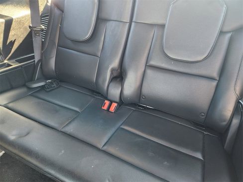 Used 2020 Ford Explorer XLT w/ Equipment Group 202A image 23