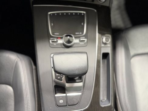 Used 2019 Audi Q5 2.0T Premium Plus w/ Premium Plus Package AWD/4WD image 19