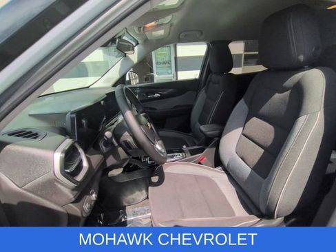Used 2024 Chevrolet TrailBlazer LT w/ LT Cold Weather Package image 19