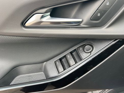 New 2026 Chevrolet Equinox LT image 8