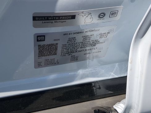 Used 2026 Chevrolet Traverse High Country FWD image 36