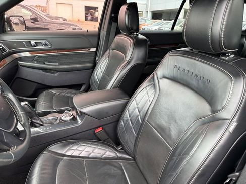 Used 2019 Ford Explorer Platinum AWD/4WD image 18