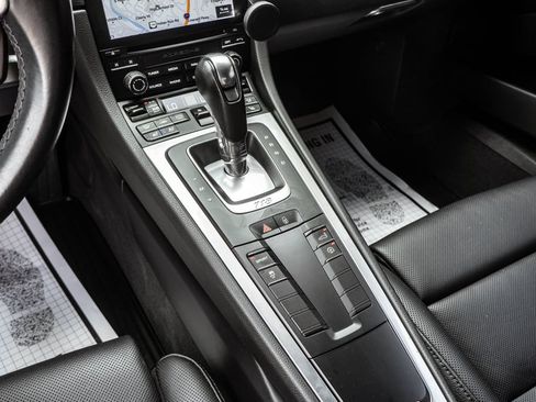 Used 2018 Porsche 718 Cayman RWD image 18