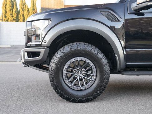 Used 2020 Ford F150 Raptor w/ Equipment Group 802A Luxury image 17