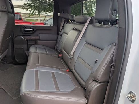 Certified 2022 GMC Sierra 2500 Denali w/ Denali Ultimate Package AWD/4WD image 28
