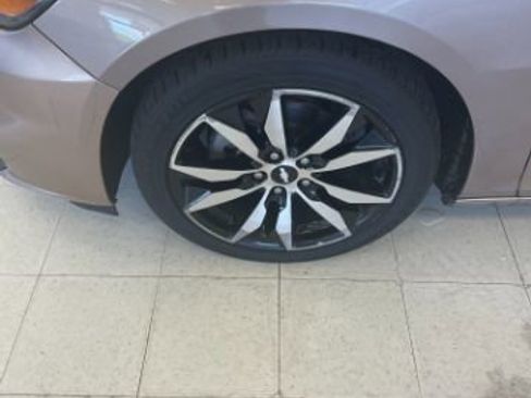 Used 2018 Chevrolet Malibu LT FWD image 29