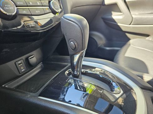 Used 2016 Nissan Rogue SL image 41