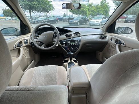 Used 2001 Ford Focus SE image 10