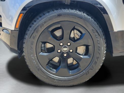 Certified 2021 Land Rover Defender 110 X-Dynamic SE AWD/4WD image 31