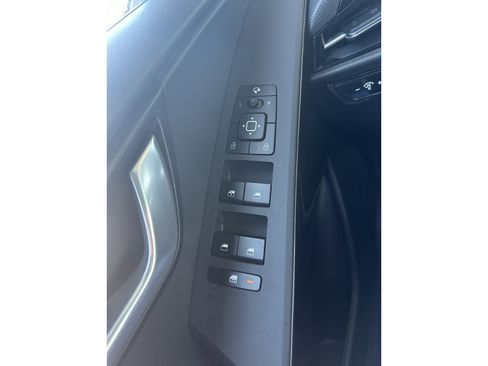 Used 2023 Kia Niro EX Touring image 35