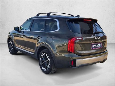 Used 2025 Kia Telluride S image 7