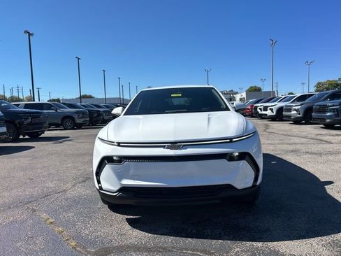 New 2026 Chevrolet Equinox EV LT image 8