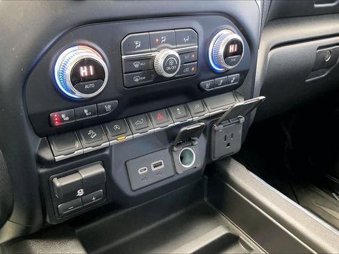 Used 2021 GMC Sierra 1500 SLT image 32