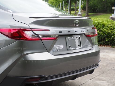 Used 2026 Toyota Camry SE w/ Multimedia Upgrade Package FWD image 7