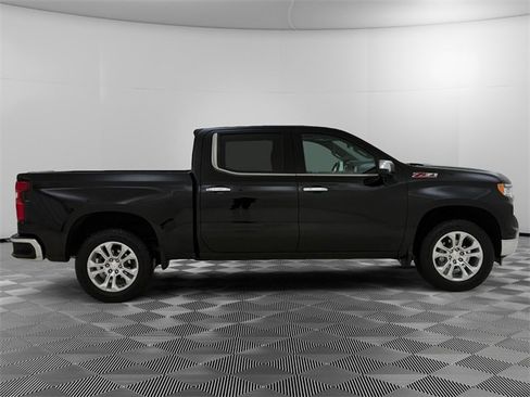 Used 2022 Chevrolet Silverado 1500 LTZ w/ LTZ Premium Package image 2